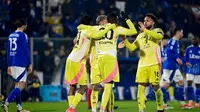 Pemain depan Juventus asal Prancis bernomor punggung 20 Randal Kolo Muani merayakan kemenangannya di akhir pertandingan sepak bola Seri A Italia antara Como dan Juventus di Stadion Giuseppe Sinigaglia di Como, Italia pada Sabtu, 8 Februari 2025 dini hari WIB. (Piero CRUCIATTI / AFP)