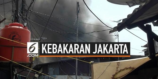 VIDEO: Kebakaran Landa Kawasan Padat Penduduk di Manggarai