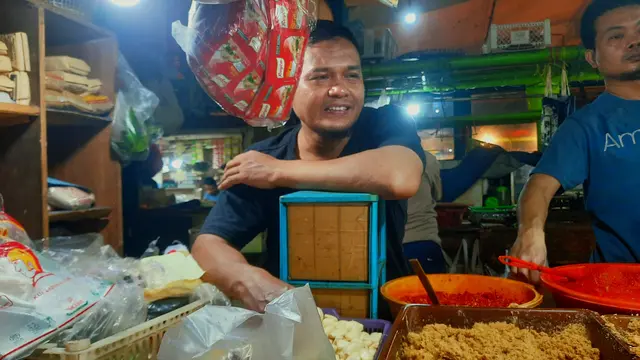 Pasar Jatinegara, Bahan Pokok (liputan6.com/Elyza Binta Chabibillah)