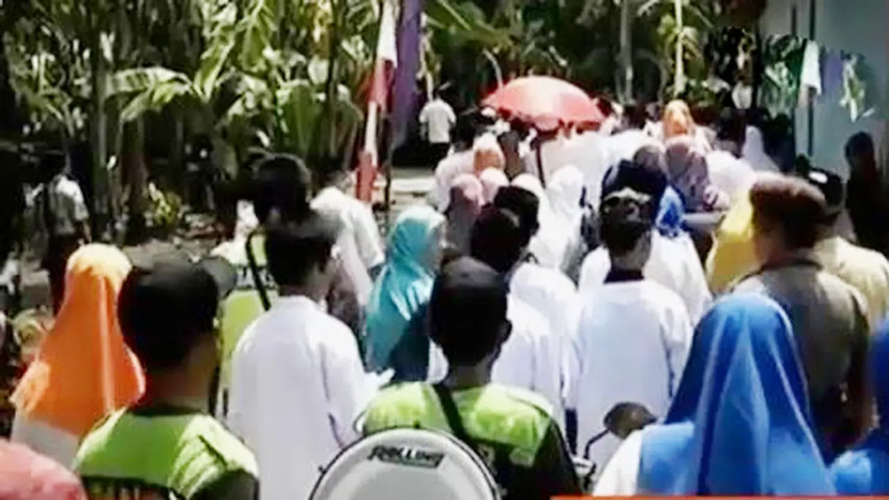 Intip Uniknya Tradisi Angon Putu Bahagiakan Anak Cucu di Kebumen