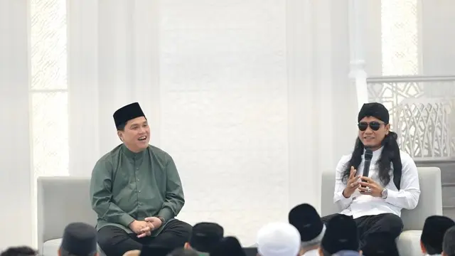 Menteri BUMN Erick Thohir bersama Gus Miftah menggelar doa bersama