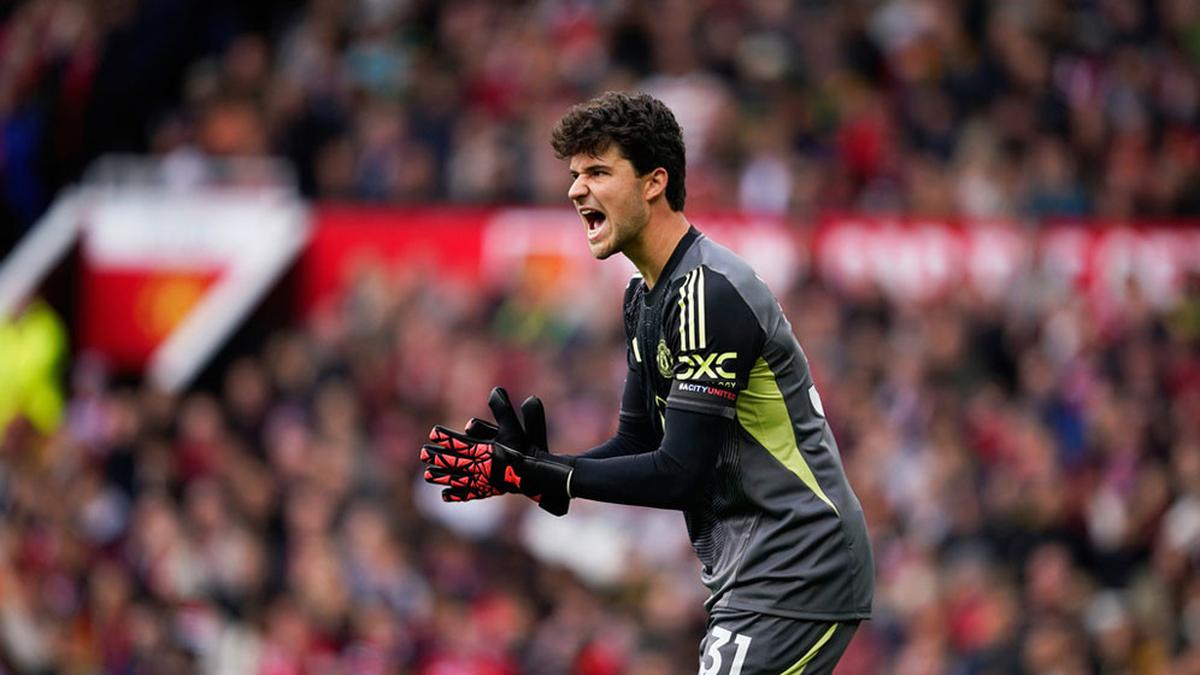 Senne Lammens, Kiper Anyar yang Mulai Tulis Kisah Emas di Manchester United