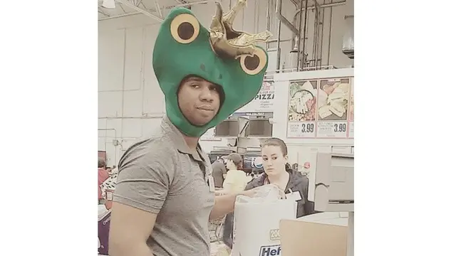 Baju Antimainstream Saat ke Supermarket (Sumber: Ground Zero)
