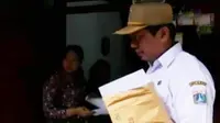 Surat peringatan ini dilayangkan untuk memberikan kesempatan kepada warga mengosongkan dan membongkar sendiri bangunan mereka.