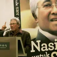 Hari ulang tahun pernikahan Adnan Buyung Nasution dan istri satu bulan lalu, menjadi moment terindah yang terakhir dari Adnan Buyung Nasution untuk keluarganya.