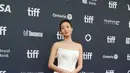 Bintang Exhuma itu untuk pertama kalinya tampil dengan gaya rambut pixie cut. Penampilan barunya itu terlihat di karpet merah Toronto International Film Festival 2024 pada Jumat, 13 September. [@dayryllejuly/@marieclairetw/@ggonekim].