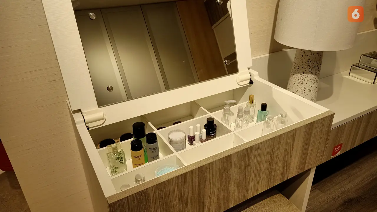 6 Desain Perabot Hemat Tempat nan Elegan dari Showroom Terbaru Idemu