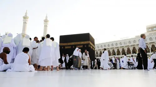 Tips Minum Air Putih Agar Tidak Beser dan Dehidrasi Saat Beribadah Haji 2024