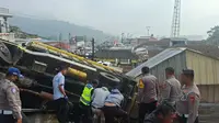 Enam Kendaraan Tabrakan Beruntun di Tanjakan Ciwidey