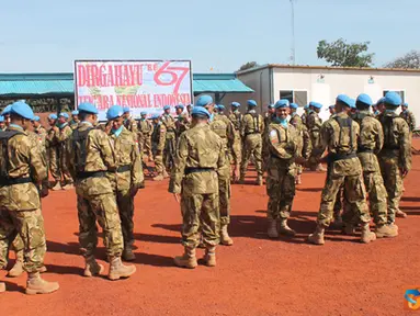 Citizen6, Kongo: Dansatgas Konga XX-I/Monusco Letnan Kolonel Czi Sapto Widhi Nugroho di dampingi oleh seluruh perwira dan segenap personel memberikan ucapan selamat kepada anggota yang naik pangkat. (Pengirim: Badarudin Bakri)