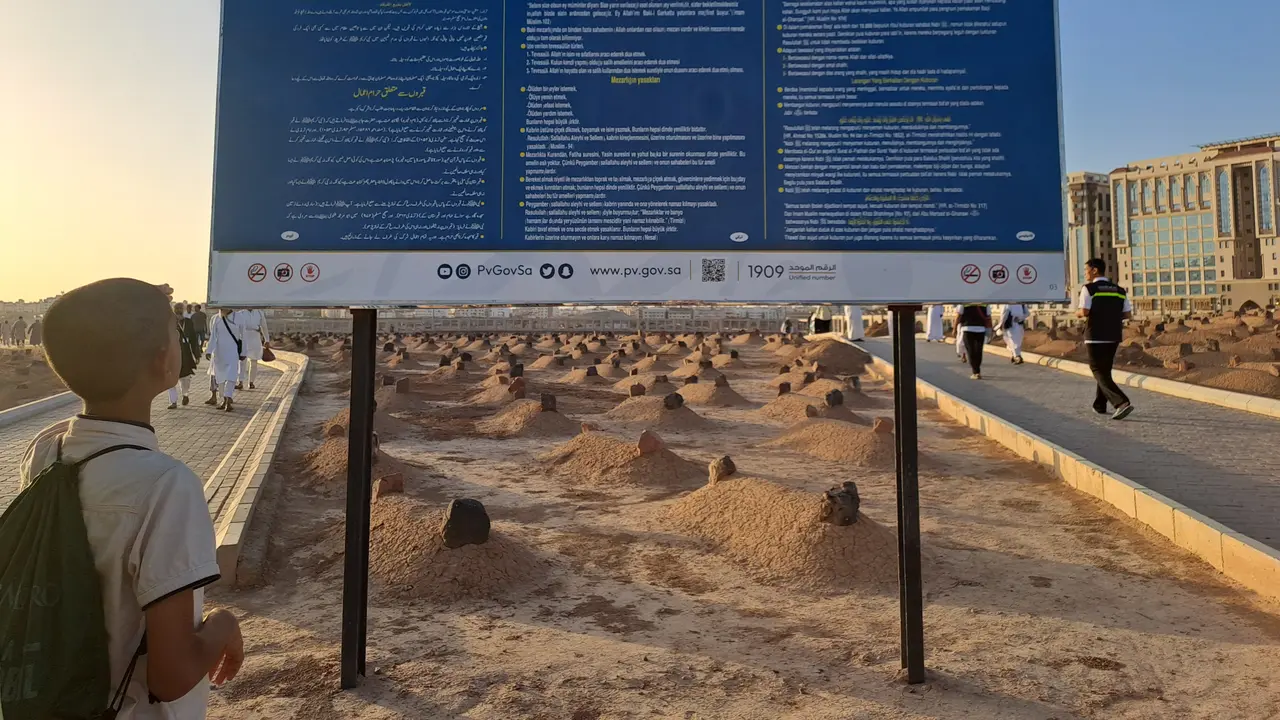 Pemakaman baqi yang ada di dekat Masjid Nabawi.