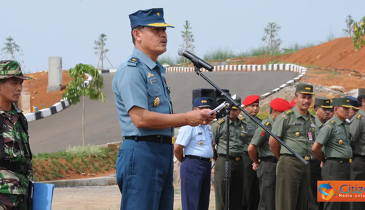 Citizen6, Sentul: WaasopsPanglima TNI Laksma TNI Widodo menutup latihan Satgas Force Headquarters Support Unit (FHQSU) Konga XXVI-E1/Unifil dan satgas Force Protection Company (FPC) Konga XXVI-E2/Unifil TA. 2012. (Pengirim: Badarudin Bakri)