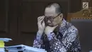 Mantan Kepala BPPN, Syafruddin Arsyad Temenggung saat menjalani sidang lanjutan di Pengadilan Tipikor, Jakarta, Senin (6/8). Sidang mendengar keterangan dua saksi ahli. (Liputan6.com/Helmi Fithriansyah)