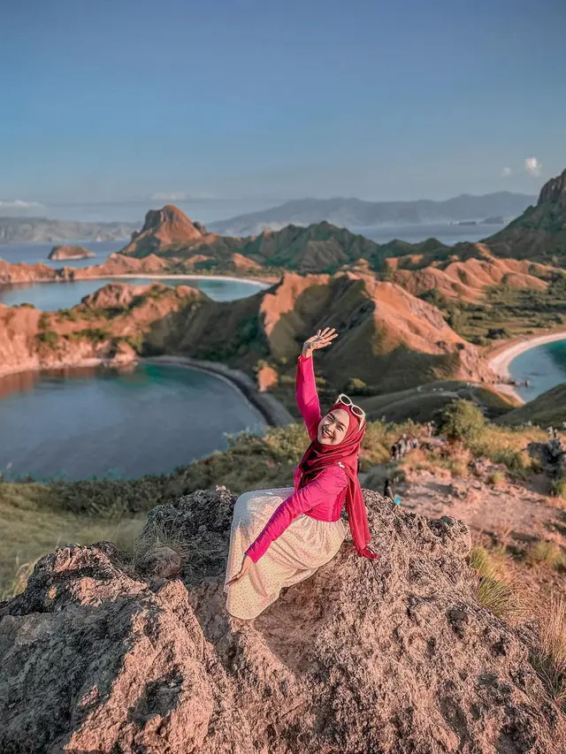 6 Potret Ria Ricis dan Teuku Ryan Liburan di Labuan Bajo: Renang Pakai ...