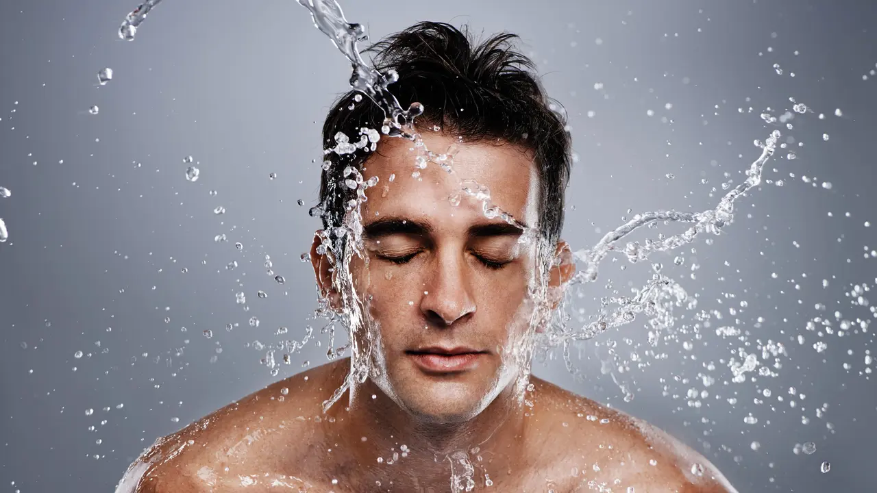 Usai Main Bola Langsung Nongkrong? Ini Grooming Pria Praktis agar Tetap Fresh Seharian