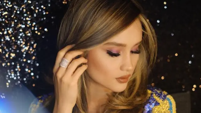 Suka dengan Makeup Bold? Artis Ini Bisa Dijadikan Panutan