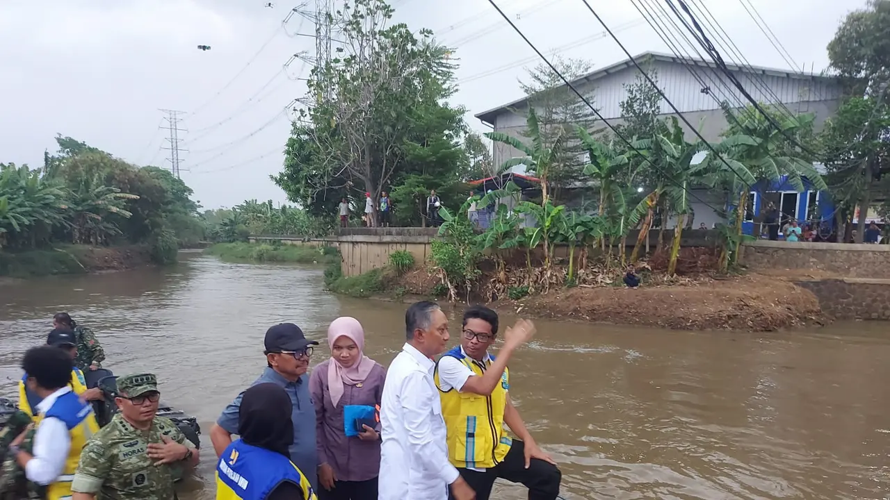Menteri PU Mencari Penyebab Banjir Besar di Tangerang