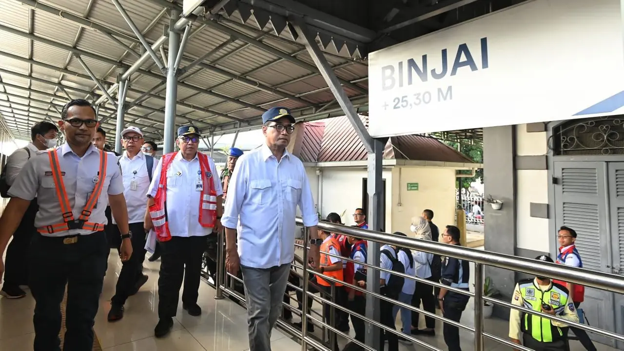 Menteri Perhubungan Budi Karya Sumadi bakal menambah jarak tempuh operasional Kereta Api Bandara Medan hingga ke Stasiun Binjai