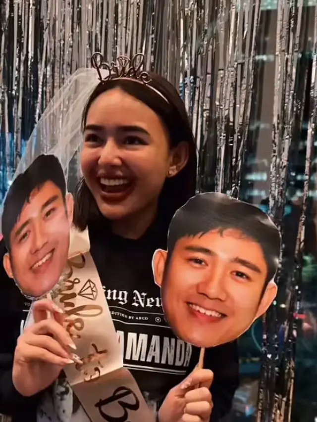 Amanda Manopo saat mendapat kejutan bridal shower mengenakan kaos khusus. [@fannyhamasaki]