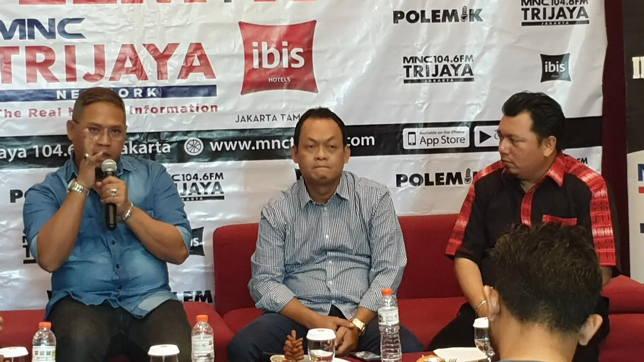 Pakar Hukum UAI Suparji Ahmad (tengah) dalam sebuah diskusi di Menteng, Jakarta Pusat, Sabtu (11/1/2020)