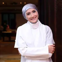 Inneke Koesherawati puasa kali ini tidak bisa bersama dengan suaminya. Seperti di ketahui, beberapa waktu lalu, suaminya, Fahmi Darwansyah divonis hukuman penjara dua tahun delapan bulan. (Nurwahyunan/Bintang.com)