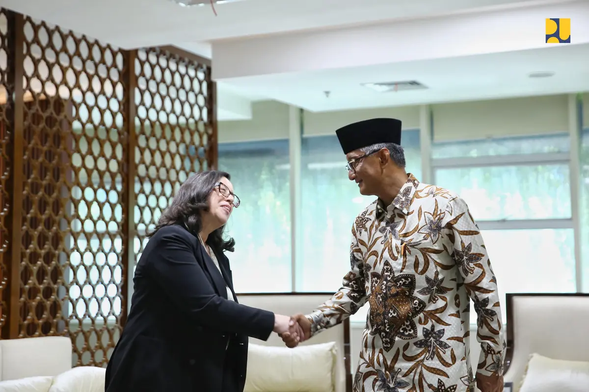 Menteri Pekerjaan Umum (PU) Dody Hanggodo bertemu dengan World Bank Country Director untuk Indonesia dan Timor Leste, Carolyn Turk. (Foto: Kementerian PU)