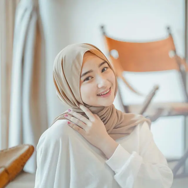 Pernah Dekat dengan Athalla, Ini 6 Potret Selebgram Ansellma Putri Mantap Berhijab