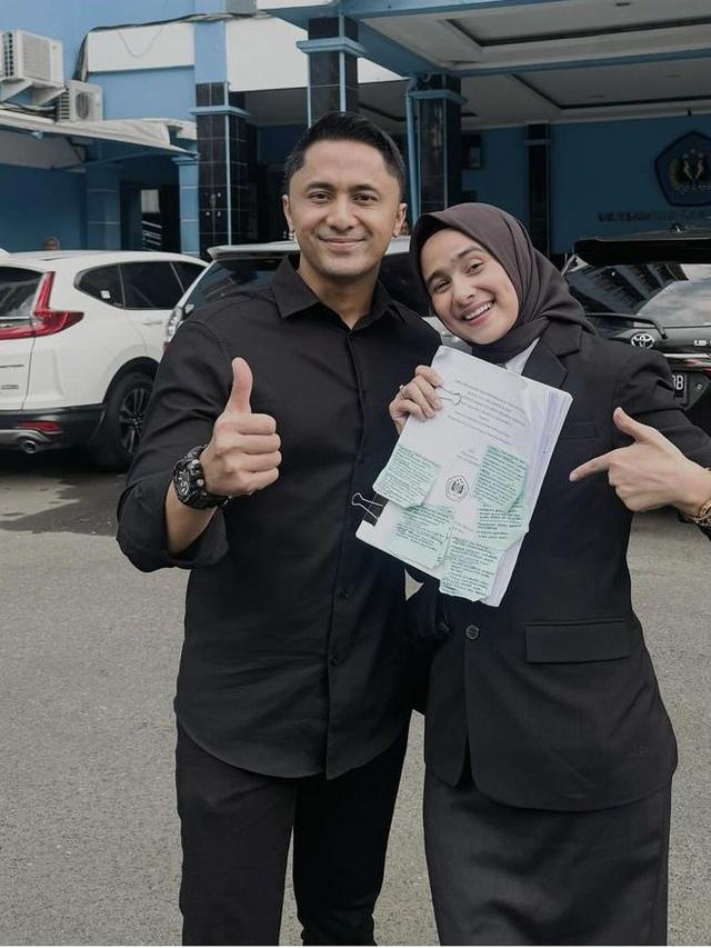 8 Potret Sonya Fatmala Lulus Sidang Skripsi di Usia 30 Tahun, Tetap Bangga