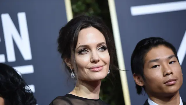 [Bintang] Angelina Jolie