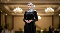 Dress Velvet Lurus Muslimah Pesta (Sumber: gemini.com)