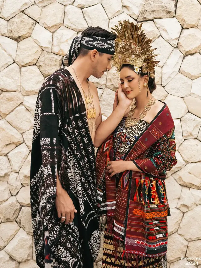 7 Pemotretan Darius Sinathrya dan Donna Agnesia di Berbagai Tema, Bak Prewedding
