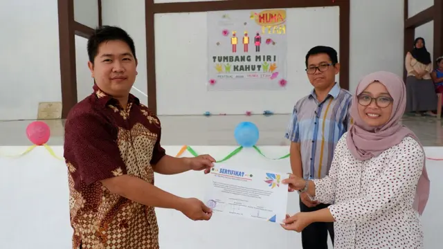 Serah Terima Huma Itah dari Pencerah Nusantara kepada Pemerintah Lokal di Kabupaten Gunung Mas, Kalimantan Tengah