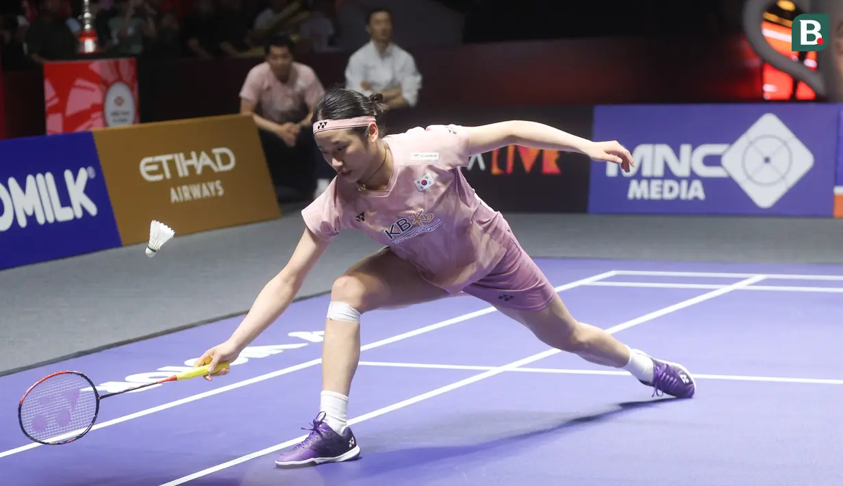 Tunggal putri, Korea Selatan, An Se Young, saat melawan wakil China, Wang Zhi Yi, pada final Indonesia Open 2025 di Istora Senayan, Jakarta, Minggu, 8 Juni 2025. (Bola.com/M Iqbal Ichsan)