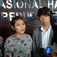 Angela Lee melapor ke Komnas HAM (Deki Prayoga/bintang.com)