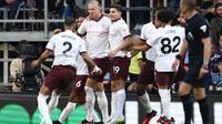 Erling Haaland tampil menggila saat Manchester City bersua Burnley pada laga pekan perdana Premier League musim ini di Turf Moor, Sabtu (12/8/2023) dini hari WIB. Haaland sukses mengukir brace dan membawa Man City menang tiga gol tanpa balas. (AFP/Darren Staples)