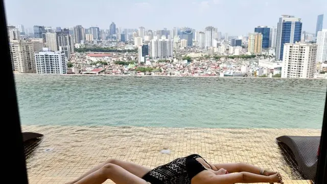 Potret Hotel Berlapiskan Emas 24 Karat di Vietnam, Super Mewah. (Sumber: MANAN VATSYAYANA/AFP)