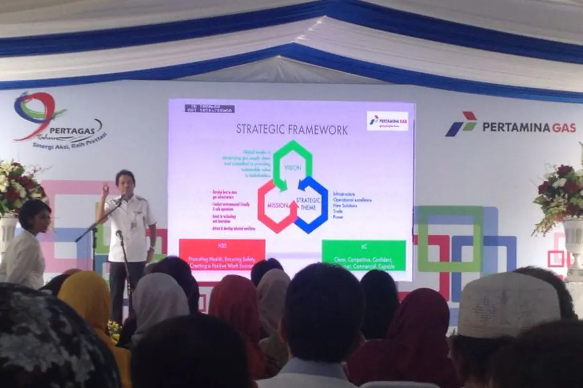 Presiden Direktur Pertagas Hendra Jaya saat peluncuran logo, visi dan misi baru.