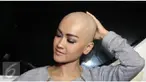 Beberapa artis ini memilih untuk menggunduli rambutnya, dengan alasan yang bermacam-macam.