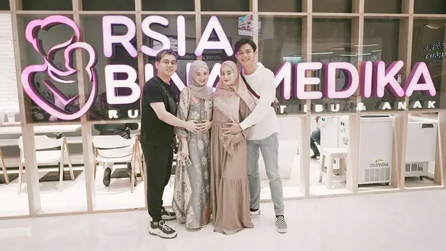 Hamil Bareng, Ini 6 Momen Dinda Hauw dan Asri Kasura saat Cek Kandungan