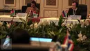 Delegasi dari Negara Afganistan dan Azerbaijan menghadiri pertemuan The Association Of Asian Constitutional (AACC) atau perkumpulan Mahkamah Konstitusi se-Asia di Jakarta, Senin (30/5). Pertemuan dihadiri 13 negara se-Asia. (Liputan6.com/Faizal Fanani)