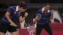 Dihari terakhir, Hary Susanto/Leani Ratri Oktila berhasil menambah pundi-pundi medali emas Indonesia di Paralimpiade Tokyo 2020. Hary/Leani memperoleh medali emas dari cabang olahraga bulutangkis nomor ganda campuran kelas SL3-SU5. (Foto: AP/Kiichiro Sato)