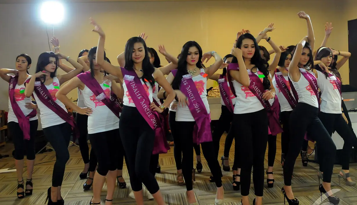 Sebanyak 20 orang finalis Micel 2014 mengikuti kelas koreigrafi, Cawang, Jaktim, Minggu (19/10/2014) , Jaktim, Minggu (19/10/2014) (Liputan6.com/Faisal R Syam)
