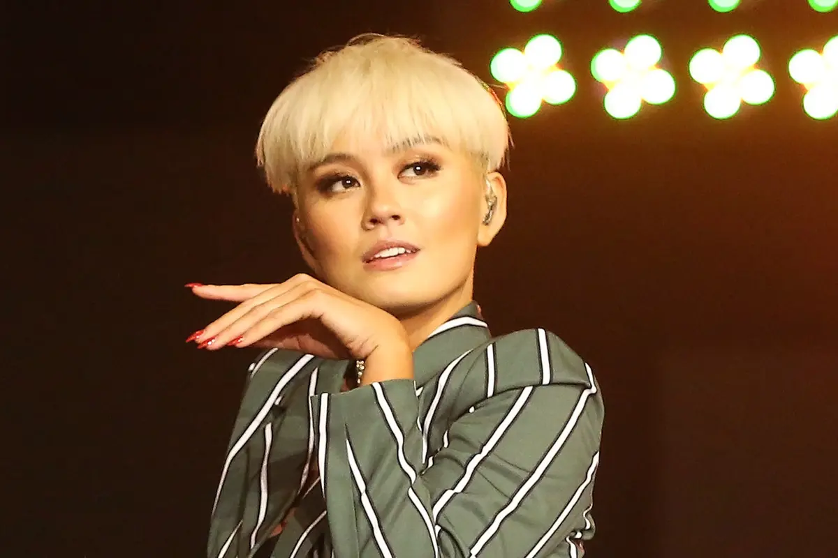 [Bintang] 8 Artis Indonesia yang Gemar Mewarnai Rambutnya