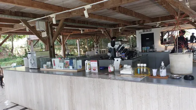 Sambil Ngopi Bisa Panen Sayur, Stuko Coffe Citeko Hills Tawarkan Beragam Pengalaman Seru bagi Pengunjung