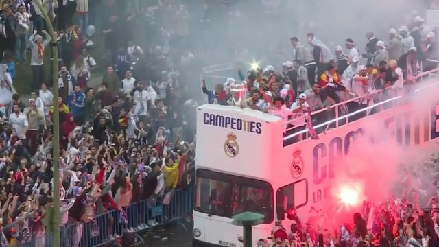 Video kedatangan pemain Real Madrid di Estadio Santiago Bernabeu atas menjuarai Liga Champions melawan Atletico Madrid, dan menjadi Trofi ke-11 Juara Liga Champions.