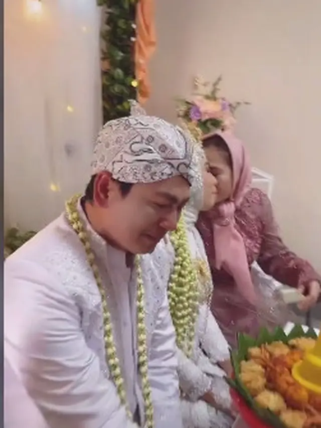 2 Tahun Pacaran Tak Pernah Bertemu, Usai Ijab Kabul Pengantin Pria Langsung Menangis