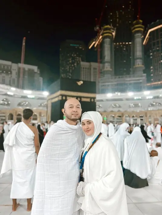 Camelia Putri juga sempat menjalani ibadah umrah saat hamil bersama suami. [Foto: @cameliaputricp]