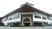 Masjid Agung Al Ukhuwah Bandung. (Liputan6.com/Huyogo Simbolon)