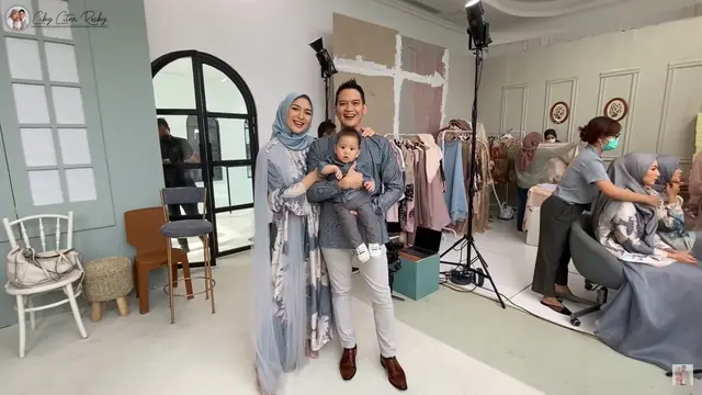 7 Pemotretan Keluarga Citra Kirana dan Erica Putri, Anaknya Tampil Gemas