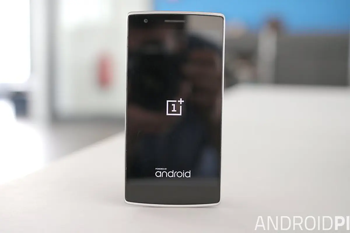 Penampakan OnePlus 2 Mini Beredar di Internet